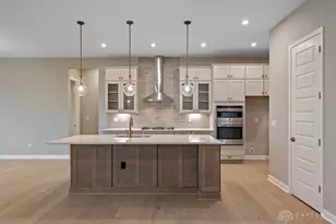 2504 Bent Grass Dr, Beavercreek, OH 45431 - Photo 3