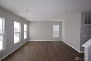 474 Crossing Ln, Miami Township, OH 45449 - Photo 17