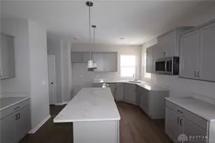 474 Crossing Ln, Miami Township, OH 45449 - Photo 9