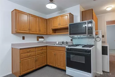 1307 Cobblestone Street, Dayton, OH 45432 - Photo 9