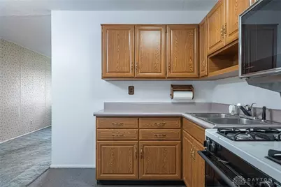 1307 Cobblestone Street, Dayton, OH 45432 - Photo 7