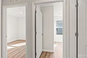 201 Lightfoot Ct, New Carlisle, OH 45344 - Photo 15