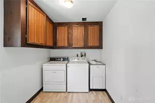 6630 Carinthia Dr, Miami Township, OH 45459 - Photo 25