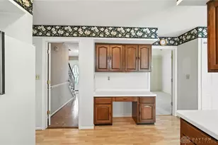 6630 Carinthia Dr, Miami Township, OH 45459 - Photo 13