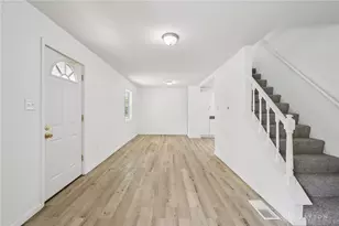 3573 S Champion Ave, Hamilton Twp, OH 43207 - Photo 7