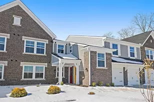 2741 Golden Leaf Dr, Beavercreek, OH 45431 - Photo 1