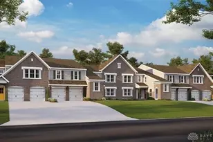 2727 Golden Leaf Dr, Beavercreek, OH 45431 - Photo 1