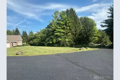 2082 Waterfall Lane, Vandalia, OH 45377 - Photo 5