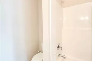 2047 Ravenwood Ave, Dayton, OH 45406 - Photo 13
