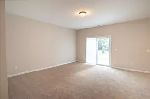 2052 Ravenwood Ave, Dayton, OH 45406 - Photo 9