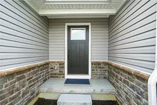 6777 Crystal Harbour Dr, Middletown, OH 45042 - Photo 5