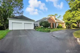 3993 Applewood Ln, Dayton, OH 45429 - Photo 3