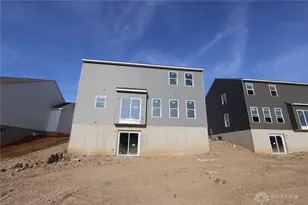 460 Crossing Ln, Miami Township, OH 45449 - Photo 5