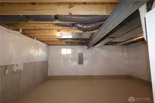 460 Crossing Ln, Miami Township, OH 45449 - Photo 33