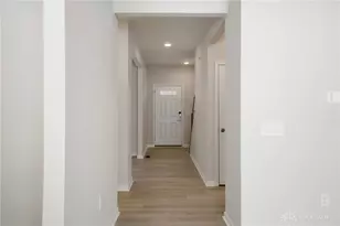 514 Red Maple Ln, Wilmington, OH 54177 - Photo 3