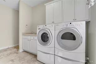 295 Stratford Ln, Beavercreek Twp, OH 45385 - Photo 13