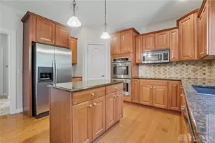 295 Stratford Ln, Beavercreek Twp, OH 45385 - Photo 11