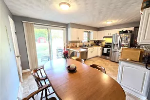 1290 Red Oaks Cir, Springfield, OH 45506 - Photo 5