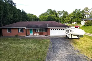 1290 Red Oaks Cir, Springfield, OH 45506 - Photo 1