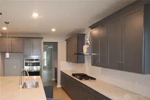 9041 Sorrento Pl, Dayton, OH 45458 - Photo 13