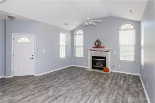 8823 Birkdale Hills Cir, Dayton, OH 45458 - Photo 7