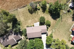 227 Hickory Dr, Greenville, OH 45331 - Photo 3