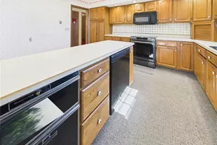 227 Hickory Dr, Greenville, OH 45331 - Photo 9