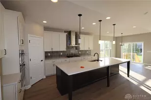 10098 Gully Pass Dr, Washington Twp, OH 45458 - Photo 13