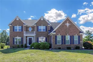 10500 Wallingsford Cir, Centerville, OH 45458 - Photo 7