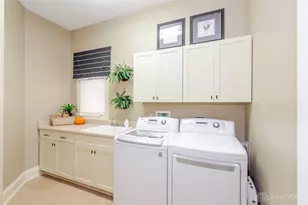 1384 Courtyard Pl, Dayton, OH 45458 - Photo 33