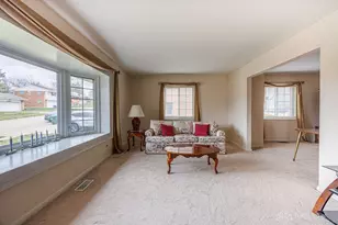 1818 Kathy Ln, Miamisburg, OH 45342 - Photo 5