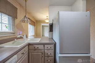 1818 Kathy Ln, Miamisburg, OH 45342 - Photo 13