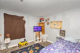 8749 Shadycreek Dr, Dayton, OH 45458 - Photo 9