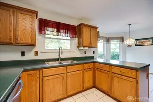 8930 Century Ln, Dayton, OH 45424 - Photo 17