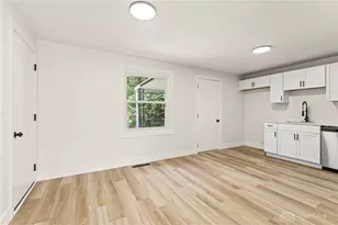 1015 Van Arden Dr, Vandalia, OH 45377 - Photo 9