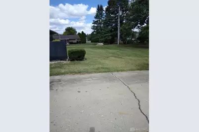 512 N Sherry Drive, Dayton, OH 45426 - Photo 3