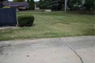 512 N Sherry Dr, Dayton, OH 45426 - Photo 3