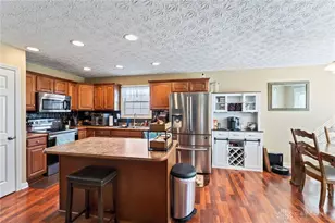 680 Loxley Ln, Troy, OH 45373 - Photo 7