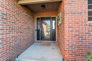 680 Loxley Ln, Troy, OH 45373 - Photo 3