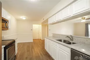 3352 Emerald Lakes Dr, Green Township, OH 45211 - Photo 7