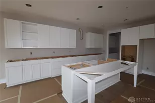 9230 Bottega South Dr, Washington Twp, OH 45458 - Photo 7