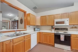 414 Whisper Ln, Xenia, OH 45385 - Photo 9