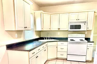 2010 Gipsy Dr, Dayton, OH 45414 - Photo 7