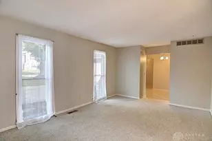 2813 Wellsford Dr, Springfield, OH 45503 - Photo 9