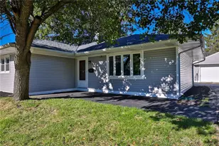 389 N Garber Dr, Tipp City, OH 45371 - Photo 3