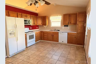 2365 W Murphy Lane, Troy, OH 45373 - Photo 15