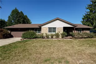 2841 Corlington Dr, Dayton, OH 45440 - Photo 1