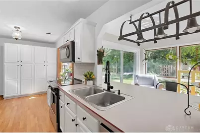 100 E Thruston Boulevard, Oakwood, OH 45409 - Photo 9