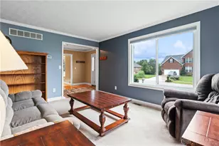 9195 Glenridge Blvd, Clearcreek Twp, OH 45458 - Photo 13