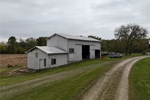 6806 Darke-Preble County Line Rd, Lewisburg, OH 45338 - Photo 11